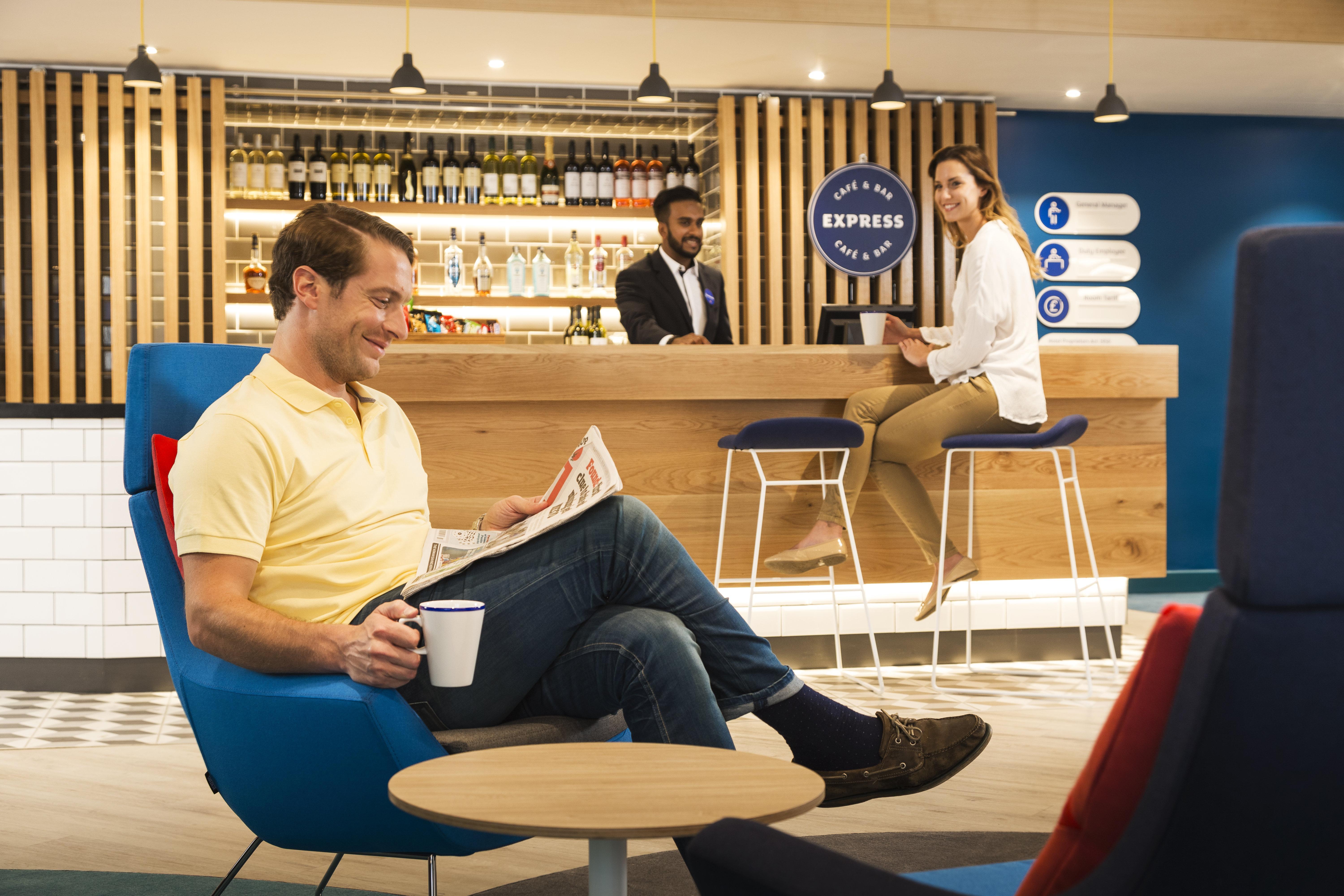 Holiday Inn Express Park Royal By Ihg London Eksteriør billede