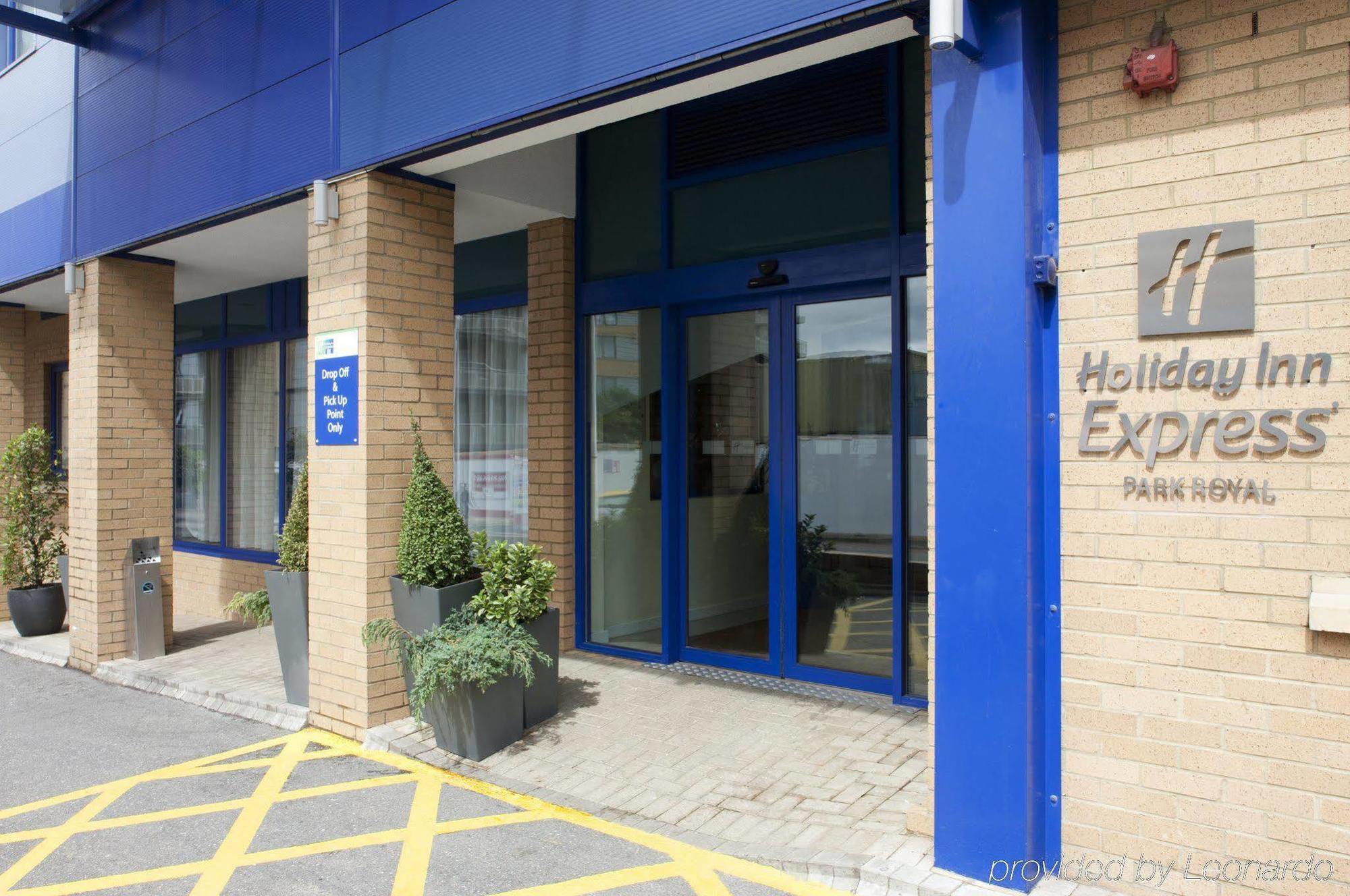 Holiday Inn Express Park Royal By Ihg London Eksteriør billede